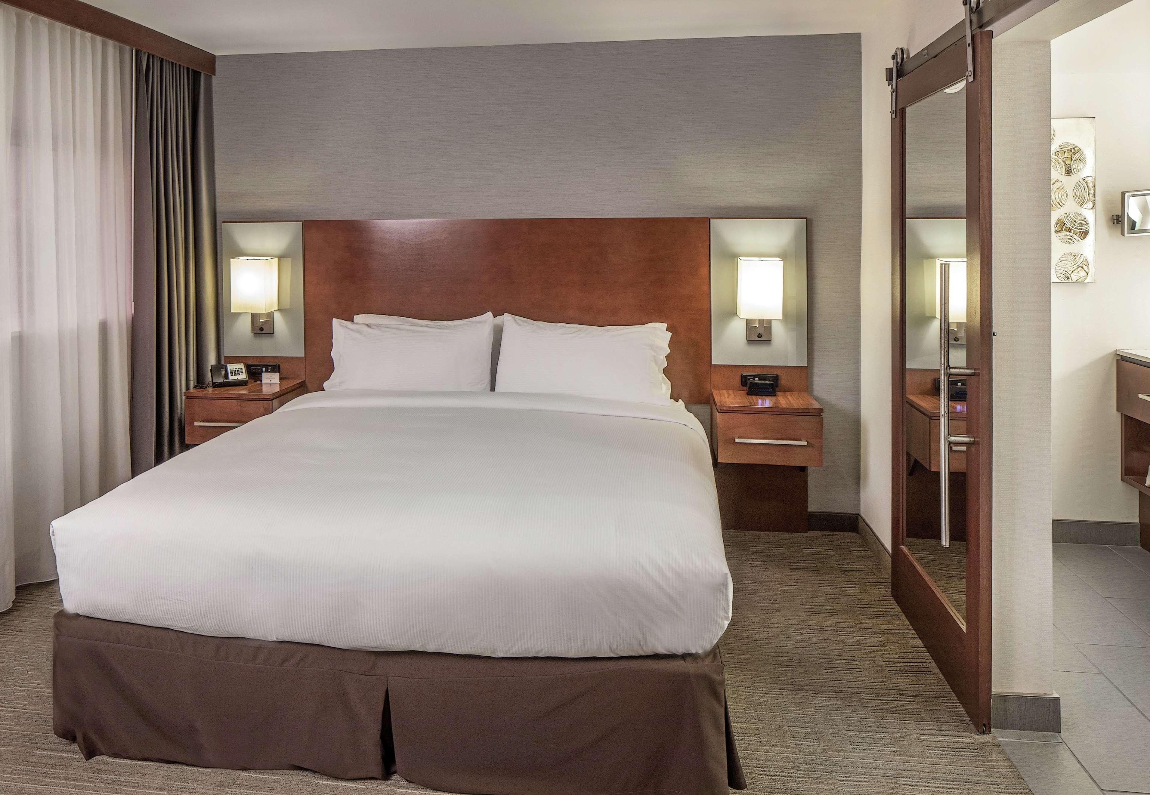 Doubletree By Hilton Southwest, Ne Hotel